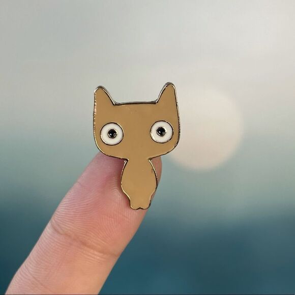 Jewelry - Tan Anime Kitty Enamel Pin/ Brooch Lapel